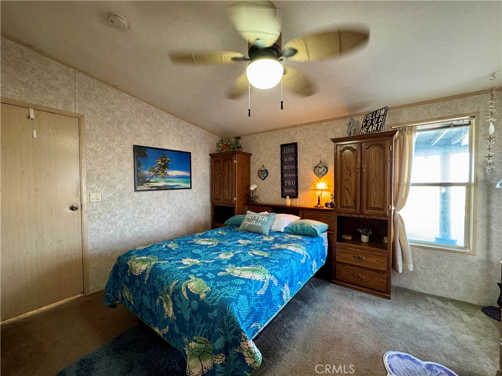 https://media.crmls.org/medias/d9a016cf-5a7e-49c9-8ad5-03af3dbc97d7.jpg?preset=X-Large