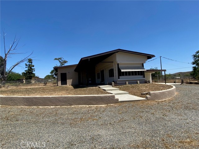 Detail Gallery Image 2 of 16 For 21705 John St, Perris,  CA 92570 - 2 Beds | 1 Baths