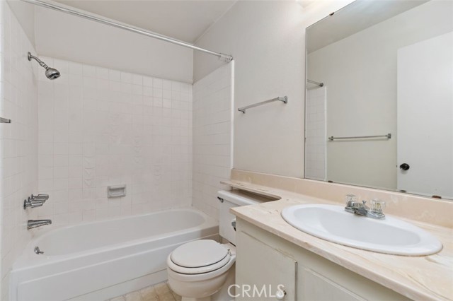 14276 Bolsa Chica Road, Westminster CA: https://media.crmls.org/medias/d9a0f174-173f-44b1-b762-585d67a5911f.jpg
