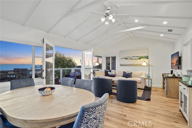 2915 Rounsevel, Laguna Beach CA: https://media.crmls.org/medias/d9a135e2-e692-4e38-b8db-ec940426f8b7.jpg