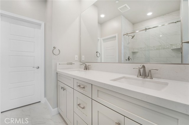 Detail Gallery Image 9 of 27 For 19197 Tideline Ct, Huntington Beach,  CA 92648 - 4 Beds | 2/1 Baths