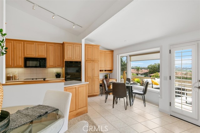 Detail Gallery Image 15 of 36 For 1967 Vista Del Oro, Newport Beach,  CA 92660 - 3 Beds | 2 Baths
