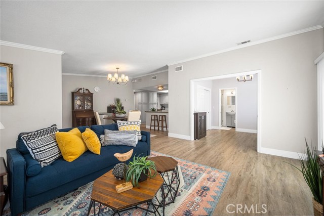 13781 Alderwood Lane, Seal Beach CA: https://media.crmls.org/medias/d9a55c25-1b8c-45e8-be68-4f2a8f73ca23.jpg