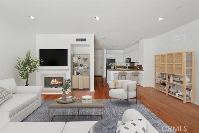 Detail Gallery Image 5 of 16 For 1314 Corte Venosa, Costa Mesa,  CA 92626 - 3 Beds | 2/1 Baths