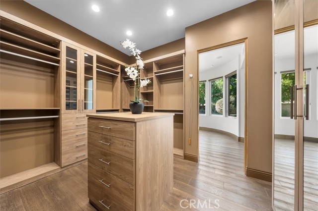6945 E Hidden Oaks Lane, Orange CA: https://media.crmls.org/medias/d9a5af09-80b3-4933-a80b-3ecd2db0ce5a.jpg