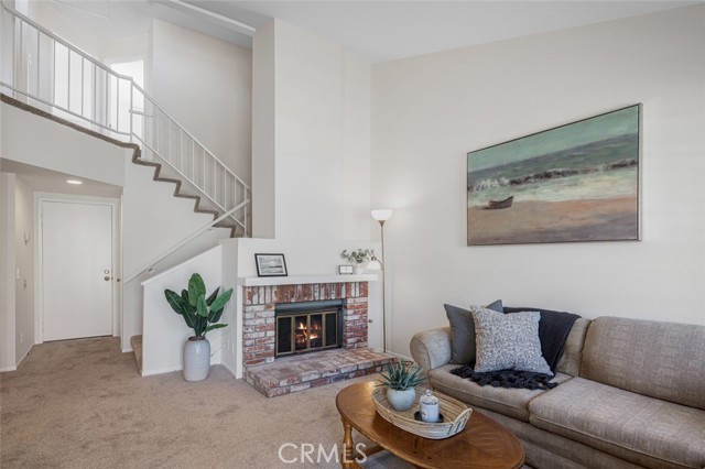 527 N Dartmouth Way, Anaheim CA: https://media.crmls.org/medias/d9a5e21b-6aec-47ee-8589-09bb3a5a496f.jpg