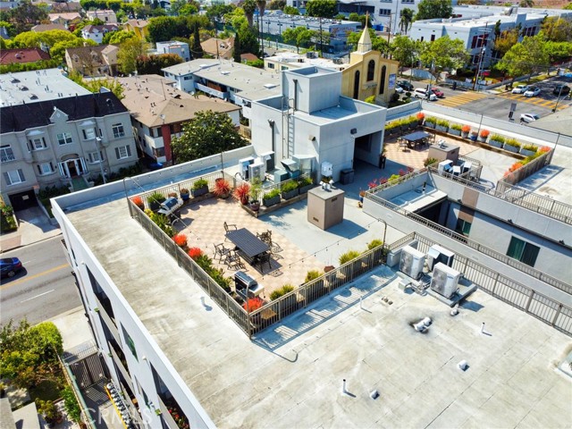 820 S Wilton Place, Los Angeles CA: https://media.crmls.org/medias/d9a67e80-0318-4e8d-9d89-505fb451986f.jpg