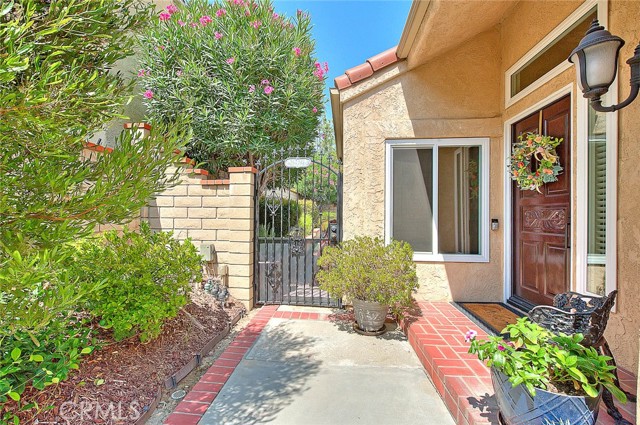 13563 Meadow Crest Drive, Chino Hills CA: https://media.crmls.org/medias/d9a6f118-4998-45e2-85bc-3766e65b8dae.jpg