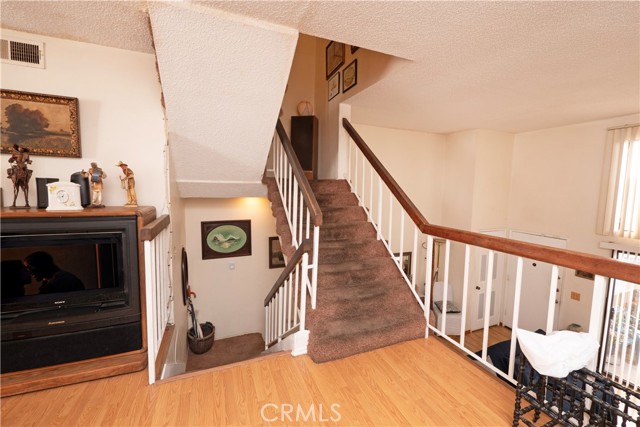 Detail Gallery Image 11 of 47 For 1925 E Huntington Dr #E,  Duarte,  CA 91010 - 3 Beds | 2/1 Baths