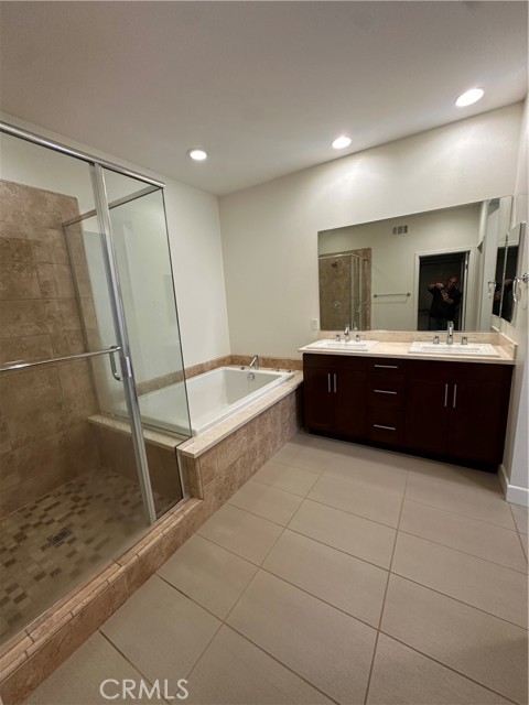 Detail Gallery Image 17 of 69 For 27 Soho, Irvine,  CA 92612 - 3 Beds | 3 Baths