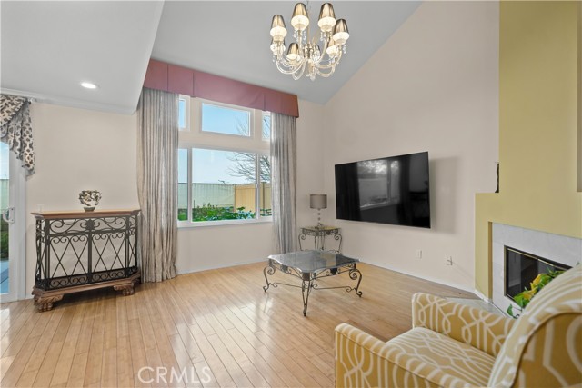 Detail Gallery Image 2 of 35 For 1813 Borrego, West Covina,  CA 91791 - 2 Beds | 3 Baths