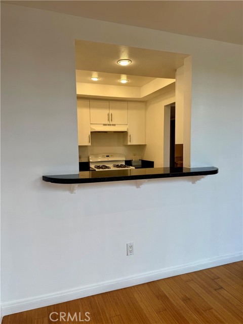 Detail Gallery Image 8 of 23 For 7826 Topanga Canyon, Canoga Park,  CA 91304 - 2 Beds | 2 Baths