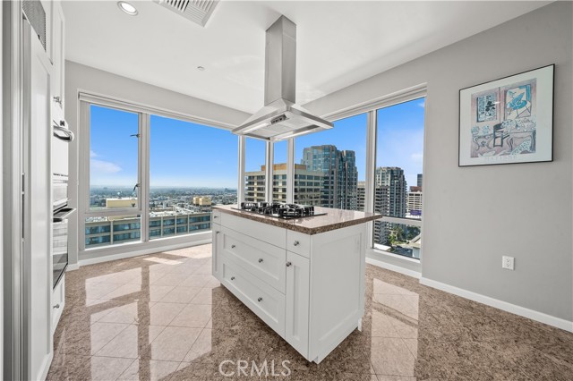 Detail Gallery Image 6 of 39 For 10727 Wilshire Bld #1901,  Los Angeles,  CA 90024 - 2 Beds | 3/1 Baths