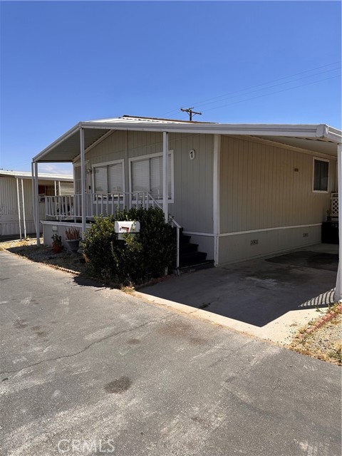 530 W Devonshire Avenue, Hemet CA: https://media.crmls.org/medias/d9a86675-ee9d-4f66-8006-a792b7e47f1f.jpg