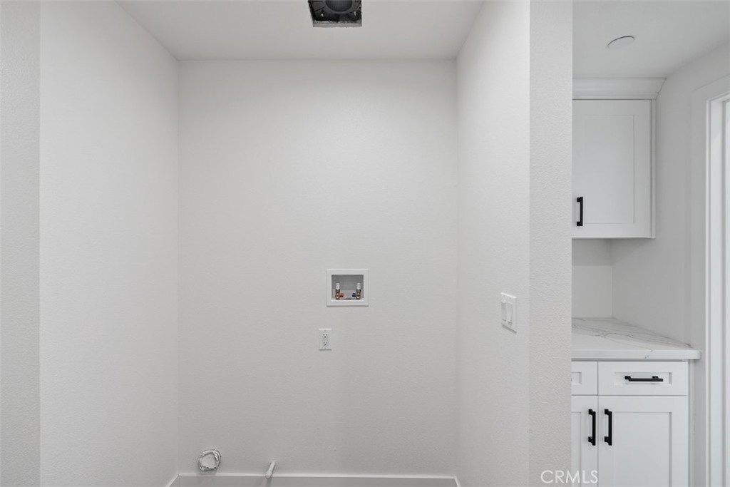 https://media.crmls.org/medias/d9a88bc7-8442-4ec0-8223-58bbbece3ea1.jpg?preset=X-Large