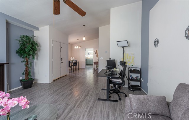 Detail Gallery Image 7 of 32 For 13982 Olive Grove, Sylmar,  CA 91342 - 2 Beds | 2 Baths