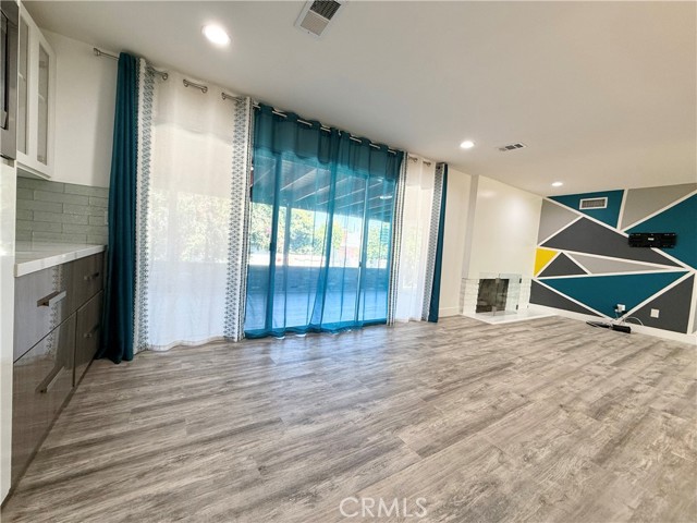 Detail Gallery Image 12 of 39 For 23233 Vanowen St, West Hills,  CA 91307 - 3 Beds | 2 Baths