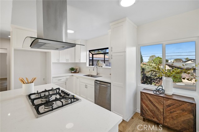 3974 Newton Street, Torrance, California 90505, 3 Bedrooms Bedrooms, ,2 BathroomsBathrooms,Residential,For Sale,Newton,PV25048381