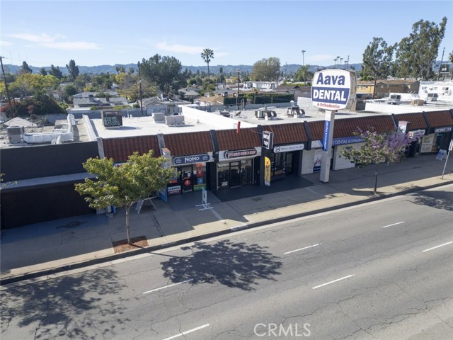 12816 Victory Boulevard, Valley Glen CA: https://media.crmls.org/medias/d9aa8750-a6cc-4d54-b501-080335bcf324.jpg