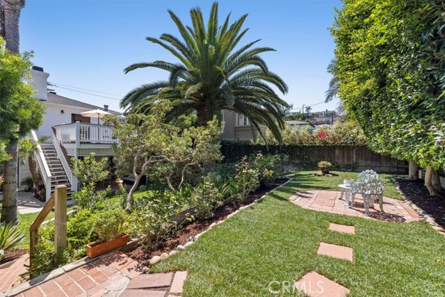 593 26th Street, Manhattan Beach, California 90266, 3 Bedrooms Bedrooms, ,2 BathroomsBathrooms,Residential,Sold,26th,SB22189948