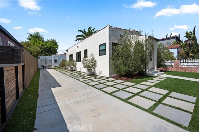 Detail Gallery Image 39 of 49 For 3345 Oakhurst Ave, Los Angeles,  CA 90034 - 3 Beds | 3 Baths