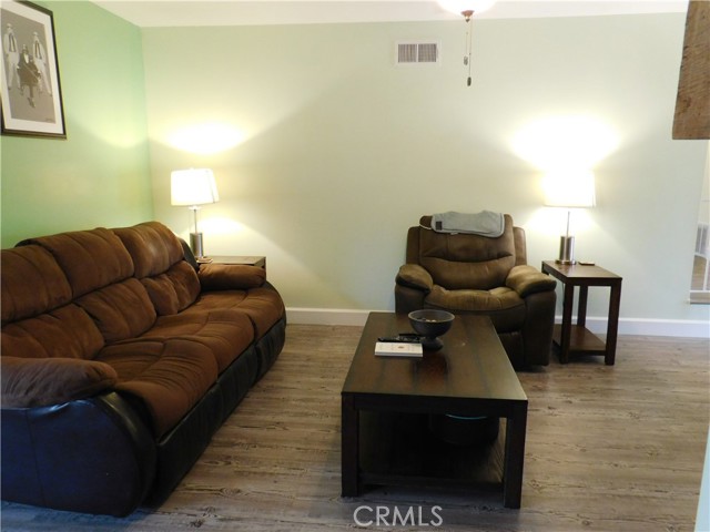 Detail Gallery Image 7 of 56 For 2669 W Russell Ave, Anaheim,  CA 92801 - 3 Beds | 2 Baths