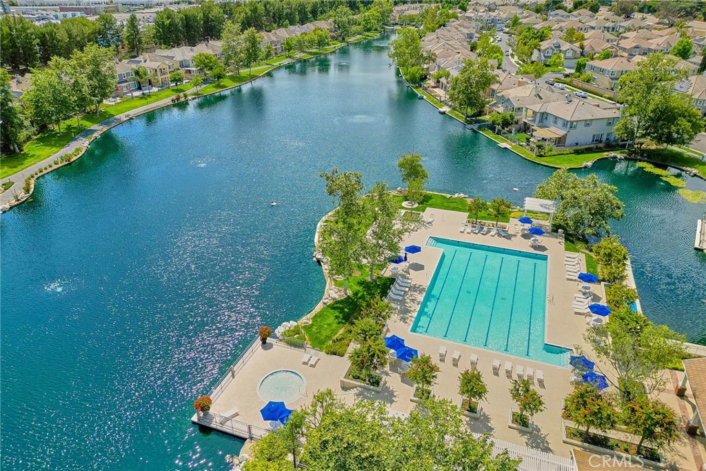 https://media.crmls.org/medias/d9ab5e82-1149-44c8-b01b-6bcb8907ed27.jpg?preset=X-Large