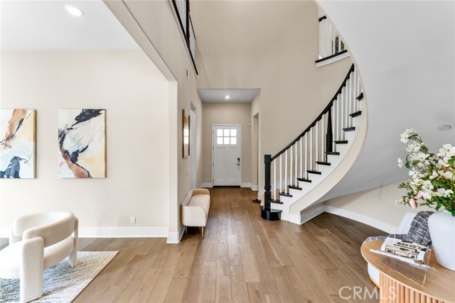 Detail Gallery Image 5 of 51 For 114 Crossover, Irvine,  CA 92618 - 5 Beds | 5/2 Baths