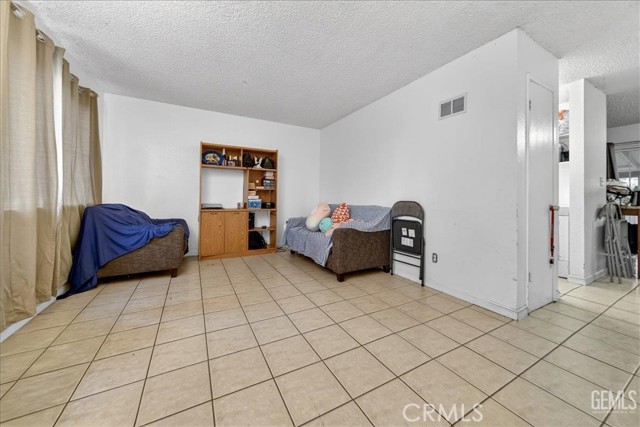 Detail Gallery Image 3 of 4 For 120 Buena Vista #2,  Soledad,  CA 93960 - 3 Beds | 1/1 Baths