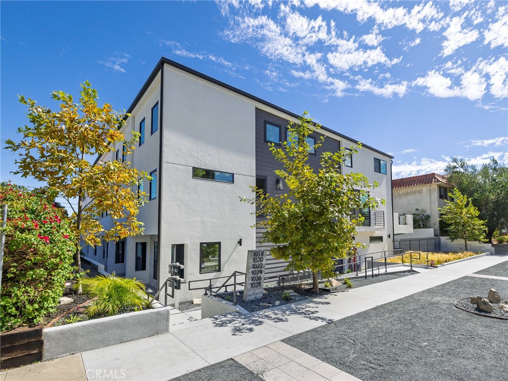 1018 S Leland Street #1