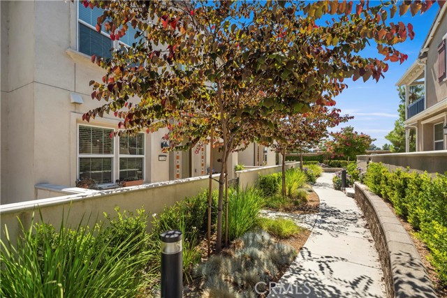 7118 Vernazza, Eastvale CA: https://media.crmls.org/medias/d9ad28ca-7981-496f-b556-2438fe28ec48.jpg