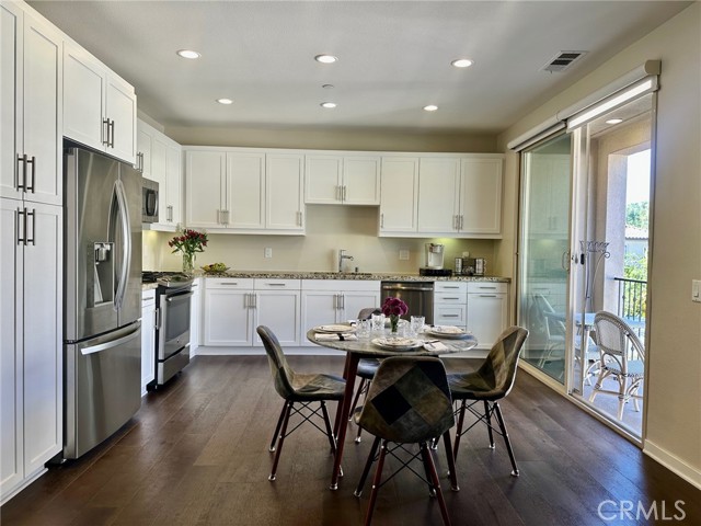 Detail Gallery Image 13 of 41 For 28 Poppy, Lake Forest,  CA 92630 - 2 Beds | 2 Baths