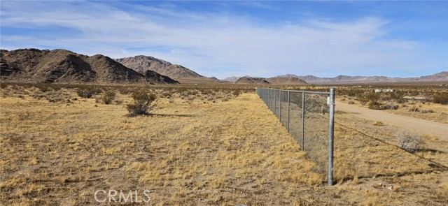 18066 Barstow Road, Lucerne Valley CA: https://media.crmls.org/medias/d9b048fa-97c1-499b-965d-33874e29e148.jpg