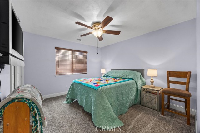 4913 Zapato Place, Bakersfield CA: https://media.crmls.org/medias/d9b1b9da-791e-41b5-9128-4b993713959c.jpg
