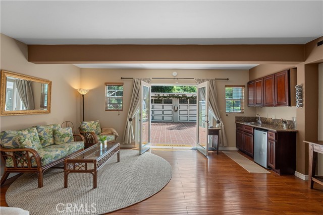 11818 Laurel Hills Road, Studio City CA: https://media.crmls.org/medias/d9b1f90a-f3fe-4391-a32d-9d7d24cc2e3a.jpg
