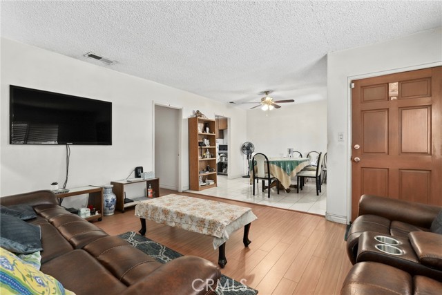 2508 El Paseo, Alhambra CA: https://media.crmls.org/medias/d9b2cf68-6f62-49a2-8ffe-17b57c15befa.jpg