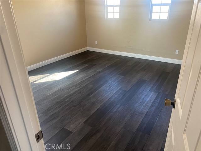 Detail Gallery Image 7 of 13 For 16557 Denham Ln, Victorville,  CA 92395 - 4 Beds | 3 Baths