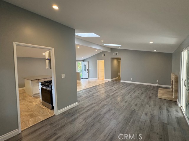 Detail Gallery Image 8 of 9 For 20416 20416 Coulson St, Woodland Hills,  CA 91367 - 3 Beds | 2 Baths