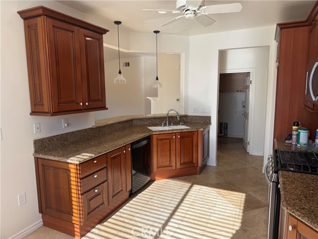 Detail Gallery Image 11 of 27 For 19588 N Mallow Ct #1,  Newhall,  CA 91321 - 3 Beds | 2 Baths