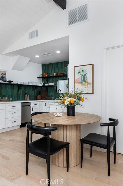 1215 N Avenue 56, Los Angeles CA: https://media.crmls.org/medias/d9b43027-c661-4914-a7f5-af114846326a.jpg