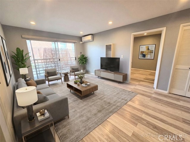 Front Image Thumbnail for CRDW26030682