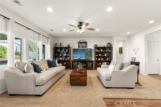 Detail Gallery Image 11 of 75 For 24456 Reserve Ct, Menifee,  CA 92584 - 5 Beds | 4 Baths