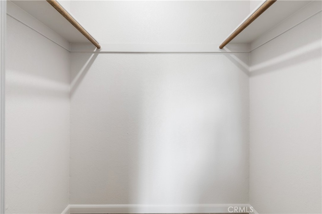 https://media.crmls.org/medias/d9b48755-b6bb-45c2-a276-b802c5a04d35.jpg?preset=X-Large
