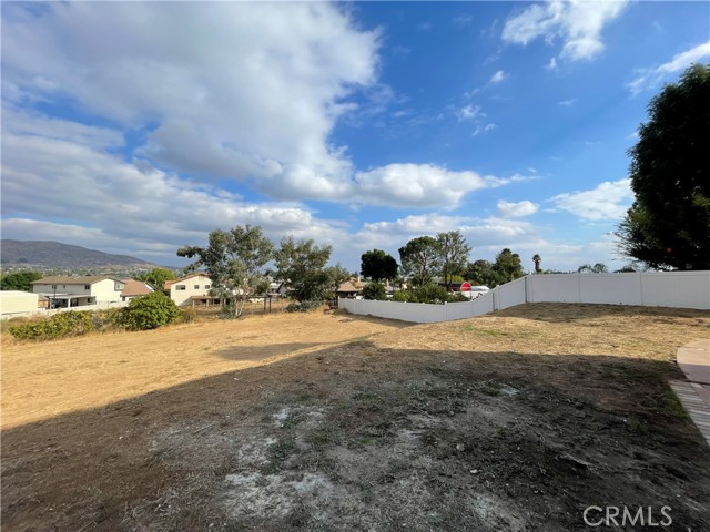 Detail Gallery Image 14 of 16 For 11286 Gunsmoke Ln, Moreno Valley,  CA 92557 - 4 Beds | 3 Baths