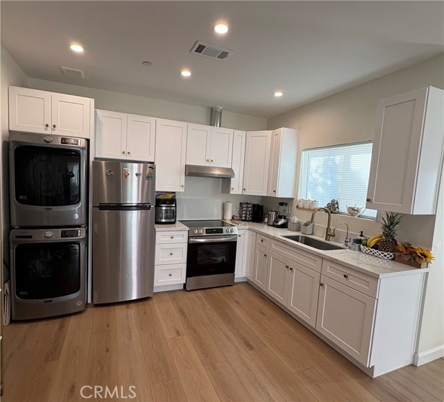 Detail Gallery Image 5 of 7 For 15857 Stare St, North Hills,  CA 91343 - 2 Beds | 2 Baths