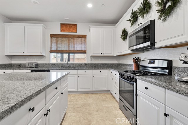 Detail Gallery Image 18 of 57 For 12955 Claremore St, Victorville,  CA 92392 - 3 Beds | 2/1 Baths