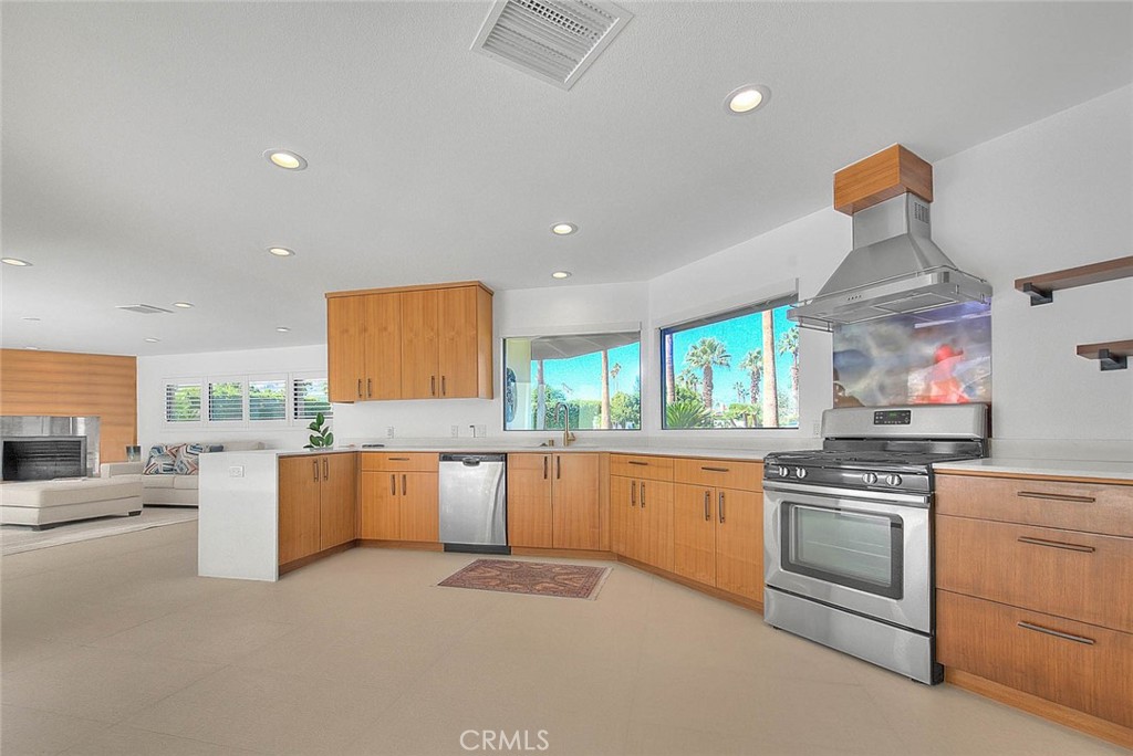 MLS #CV25244852 image #11