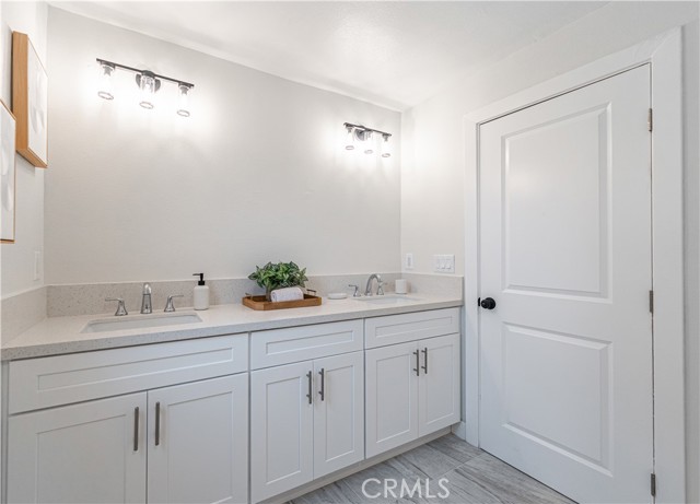 1818 W 79th Street, Los Angeles CA: https://media.crmls.org/medias/d9b69668-a52f-4df3-91c1-2df524044ded.jpg