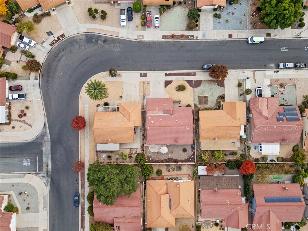 https://media.crmls.org/medias/d9b6b0c2-ccd6-468d-b654-f8134b2ea0c9.jpg?preset=X-Large