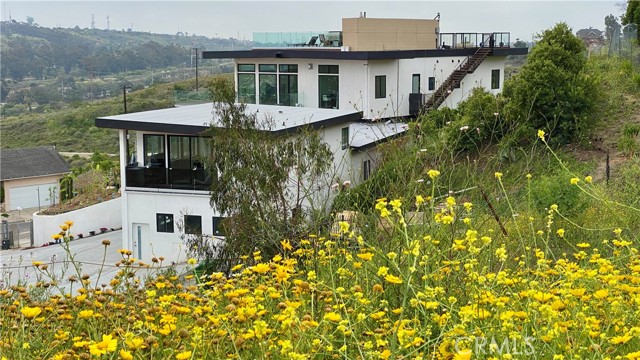 Detail Gallery Image 21 of 39 For 7015 Wrightcrest Dr, Culver City,  CA 90232 - 4 Beds | 6 Baths